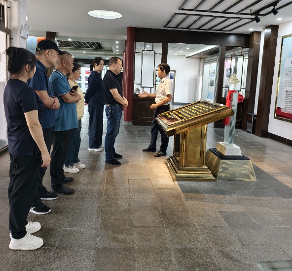 1329901515 (复件).jpg