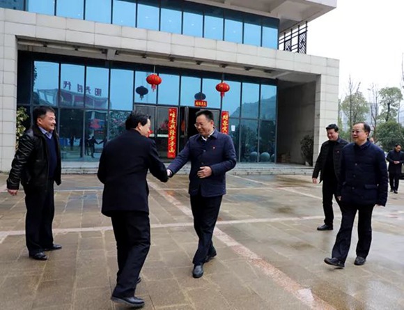 邓志洪局长一行走访万宝新区.jpg
